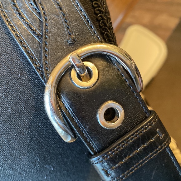 Authenticated Coach Signature Soho Hobo Shoulder Bag - Picture 7 of 14